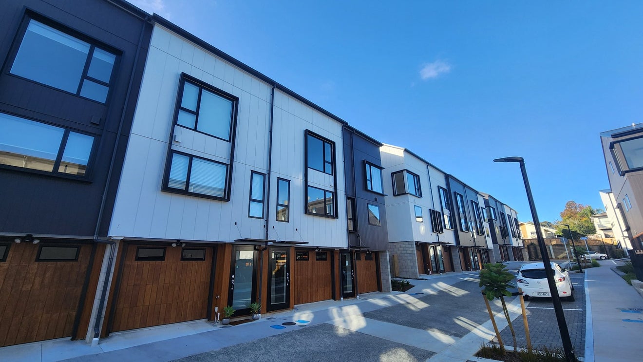 19 Ara Mara Hua, HENDERSON, AUCKLAND - Carousel 18