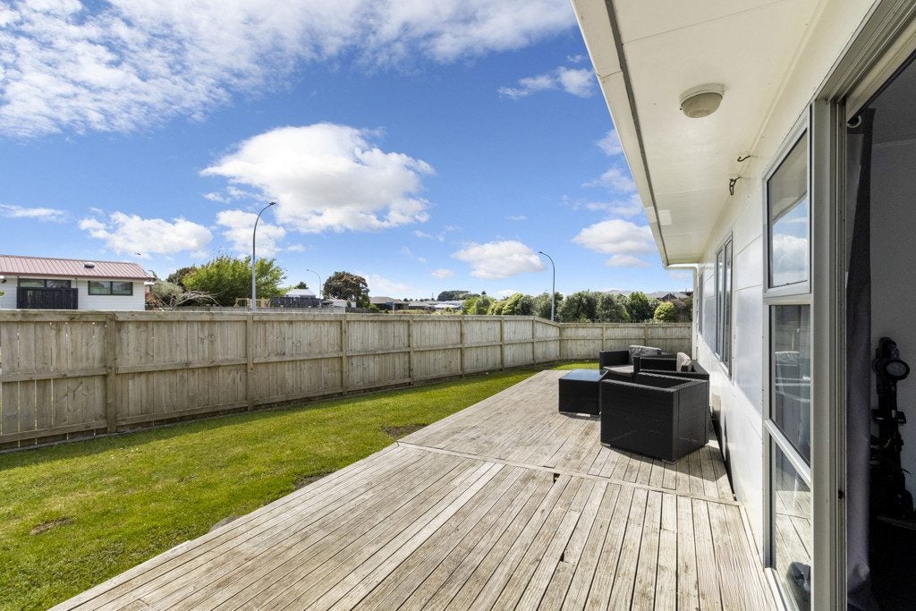 16 Silvan Place, Bell Block, New Plymouth - Carousel 1