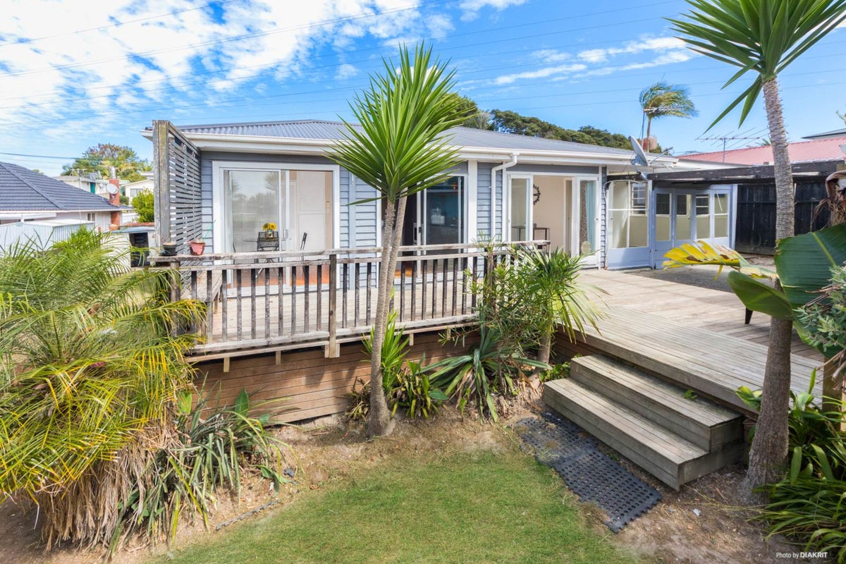 63 Beaubank Road, Kelston, Auckland - Carousel 1