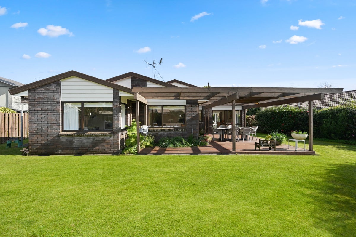 56 Ellerslie Avenue, Chartwell, Hamilton - Carousel 1