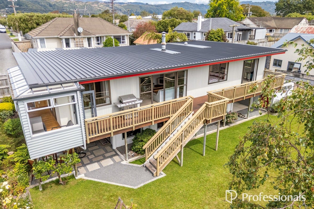 42 Tennyson Street, Trentham, Upper Hutt - Carousel 1