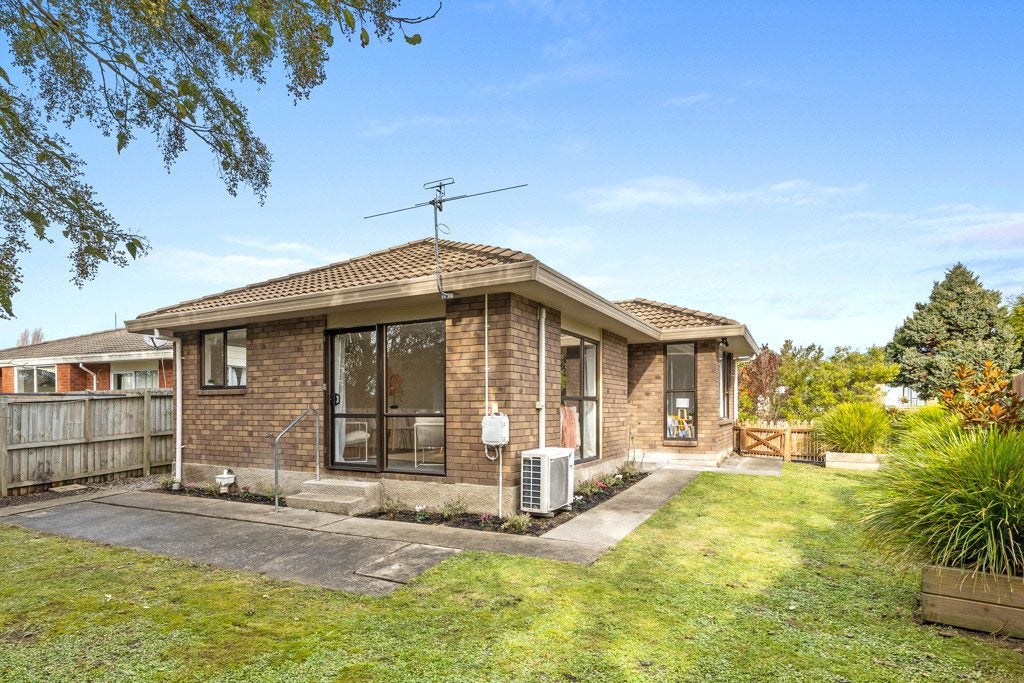 2/1 Gates Lane, Woolston, Christchurch - Carousel 13