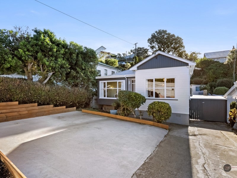 20 Helen Street, Brooklyn, Wellington - Carousel 1