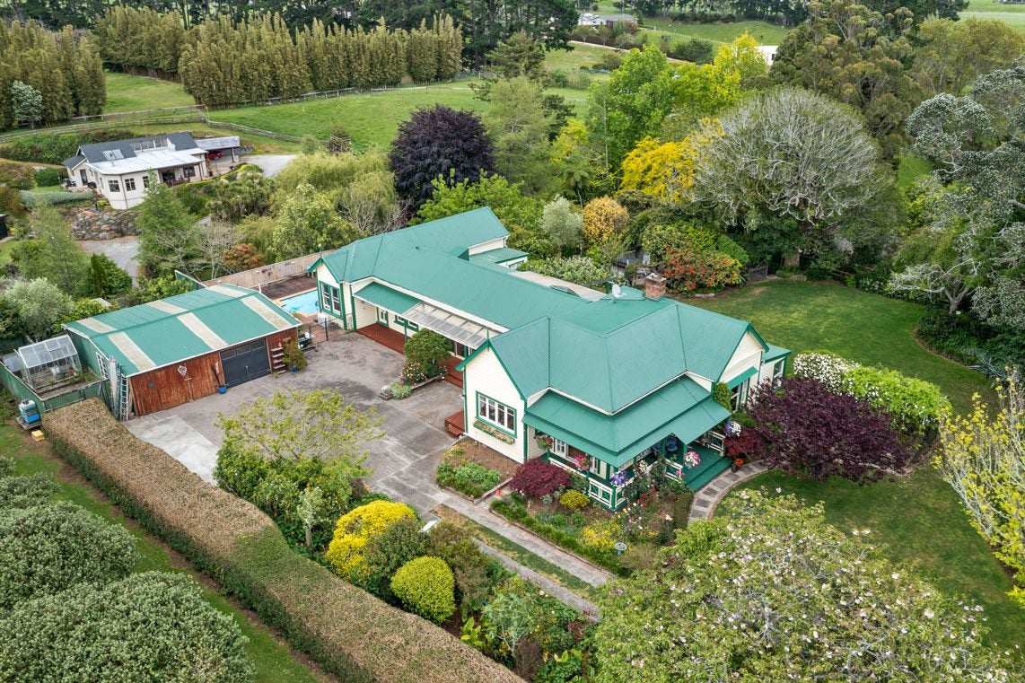 11 Townsend Road, Paraite, New Plymouth - Carousel 2
