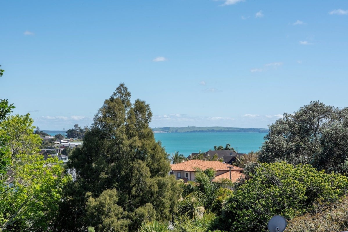 7 Evelyn Road, Cockle Bay, Auckland - Carousel 2