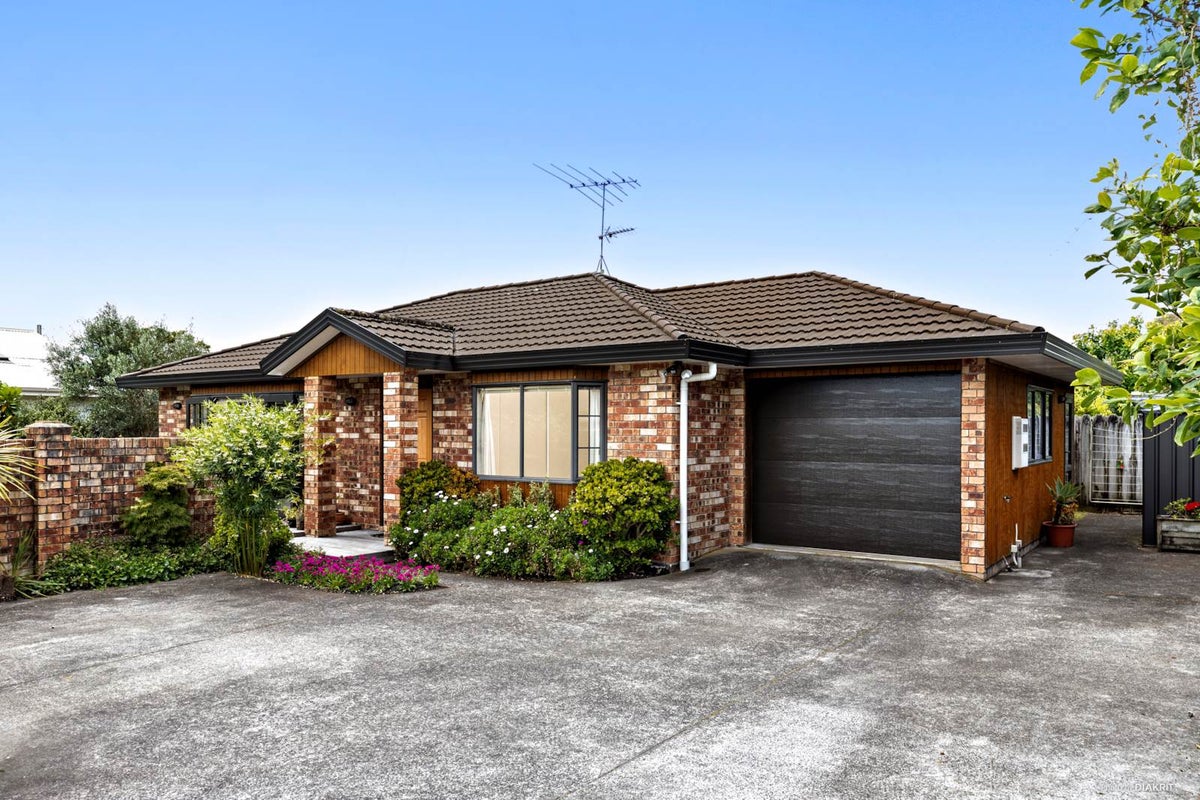 276A Meola Road, Point Chevalier, Auckland - Carousel 1