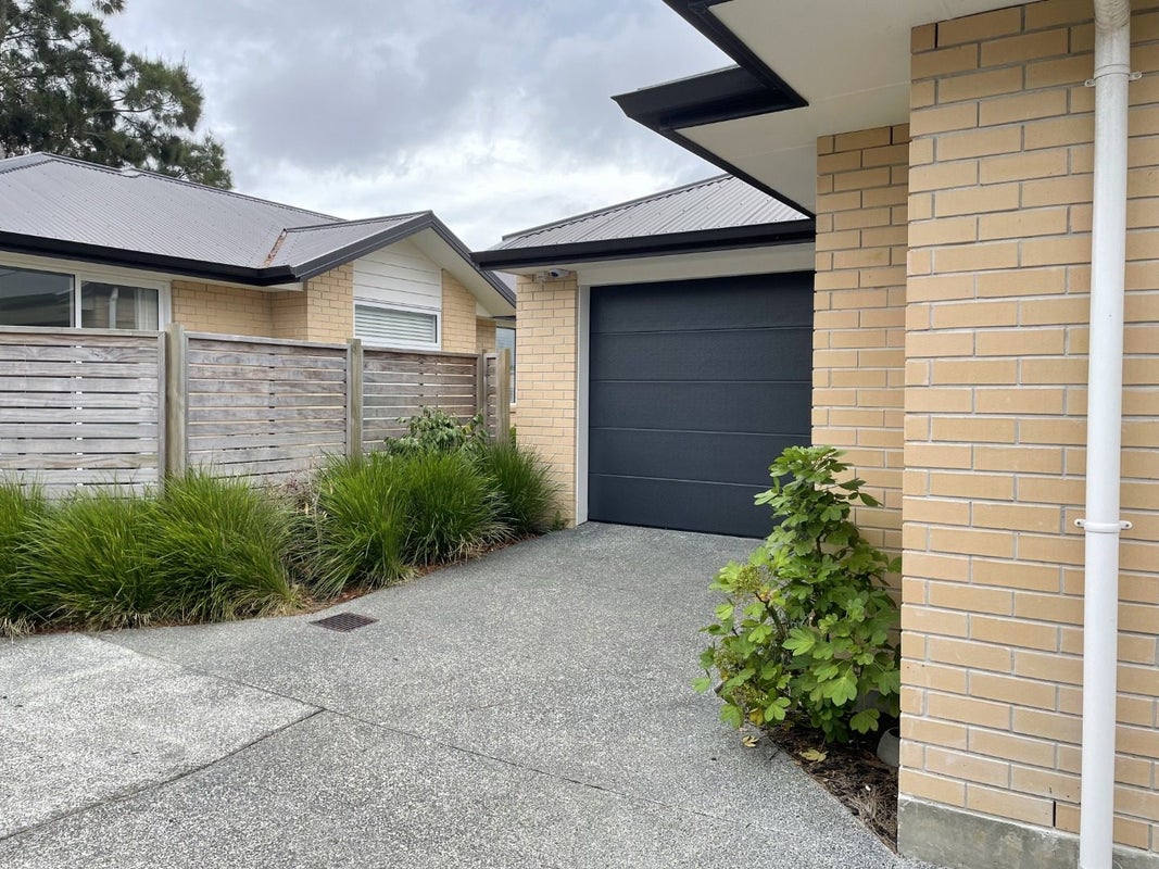 53 Rodney Street, Howick, Auckland - Carousel 2