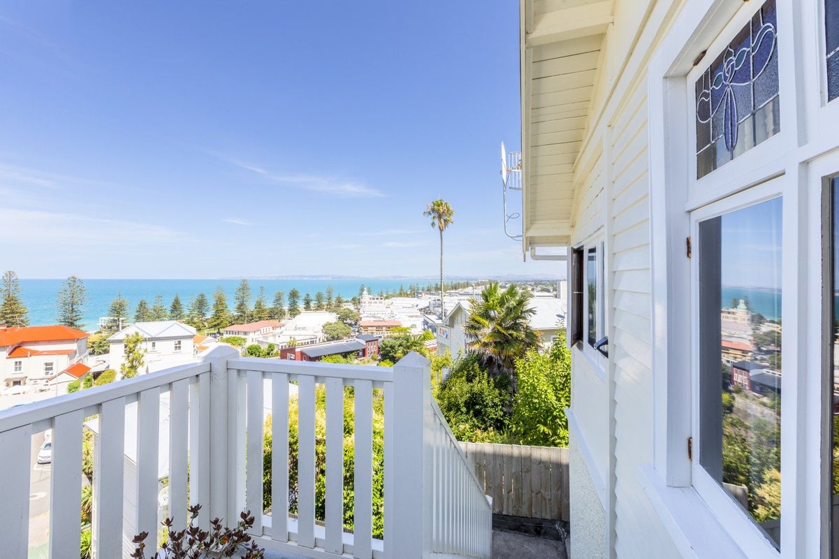 20A Brewster Street, Bluff Hill, Napier - Carousel 2