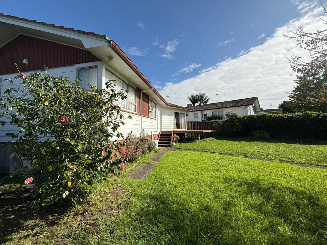 5 Chesley Place, Half Moon Bay, Auckland - Carousel 1