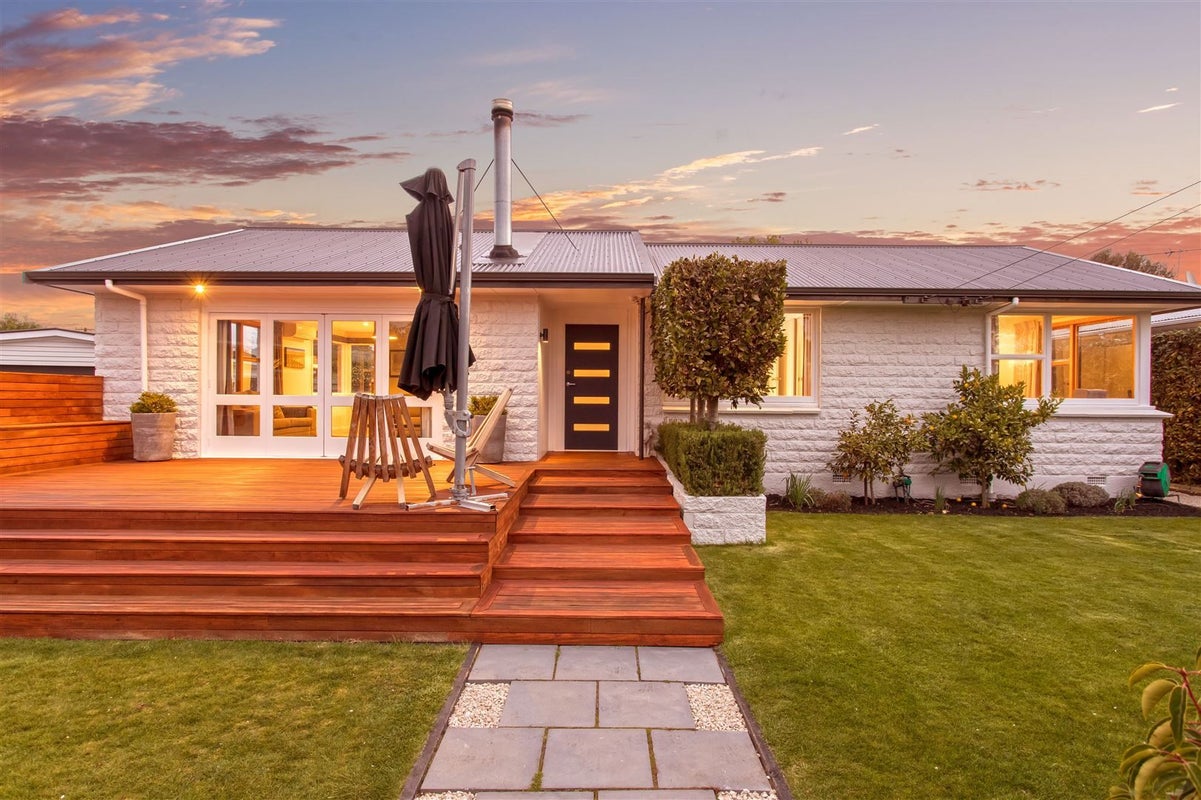 11 Ron Place, Bishopdale, Christchurch - Carousel 1
