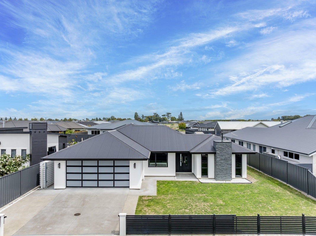 29 Hikawera Drive, Frimley, Hastings - Carousel 1