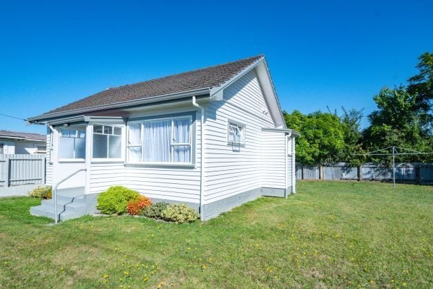 4 Valley Road, Mangapapa, Gisborne - Carousel 2
