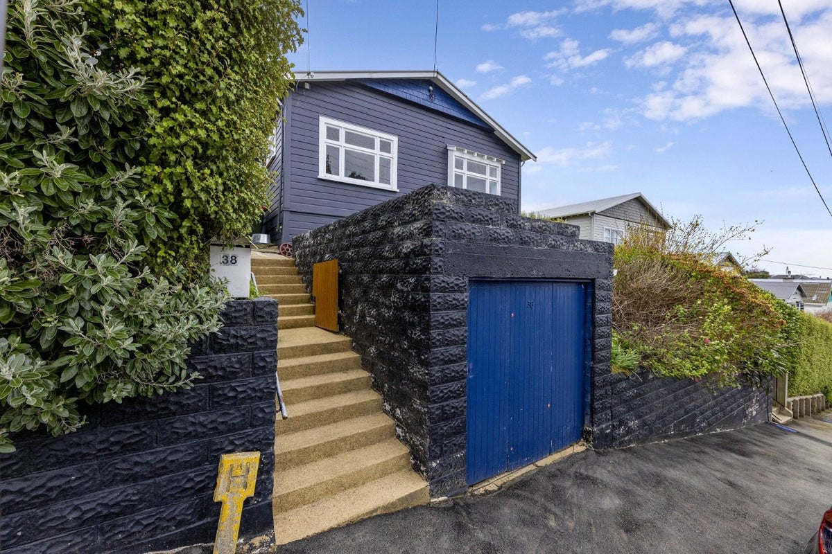 38 Bernard Street, Kenmure, Dunedin - Carousel 2