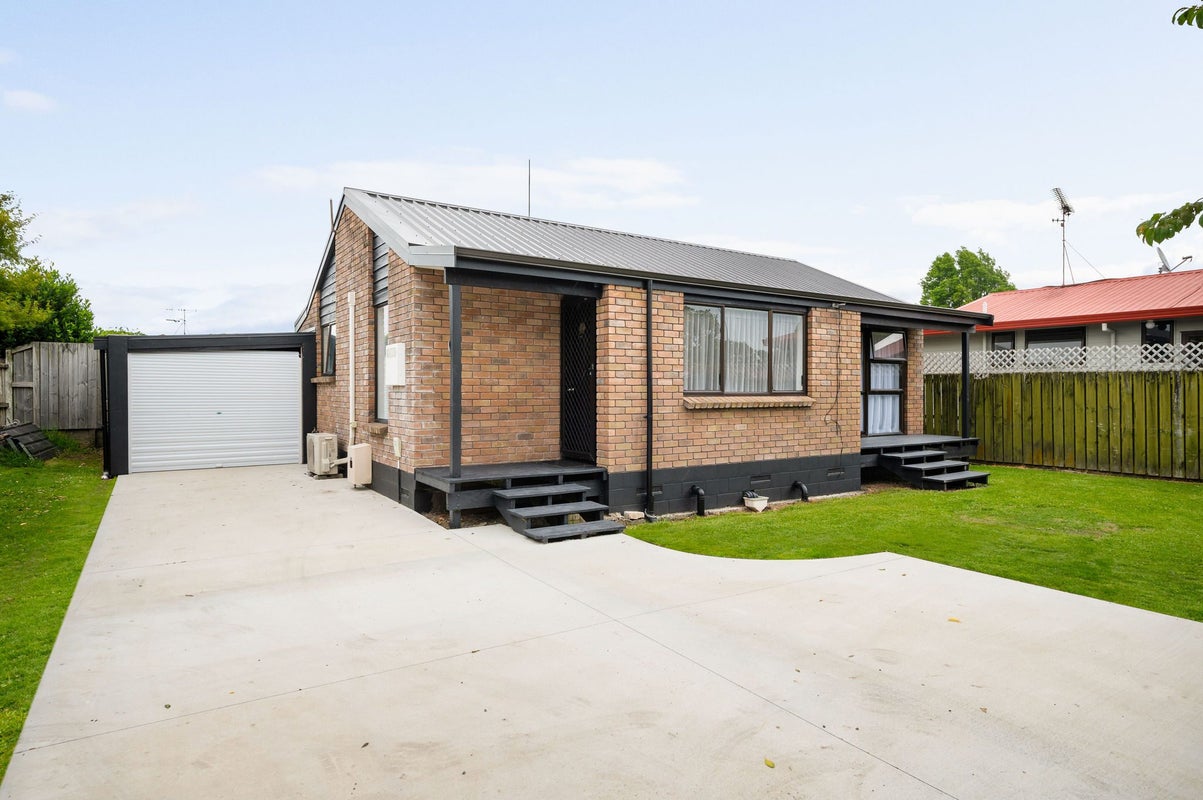 120A Clarkin Road, Fairfield, Hamilton - Carousel 1