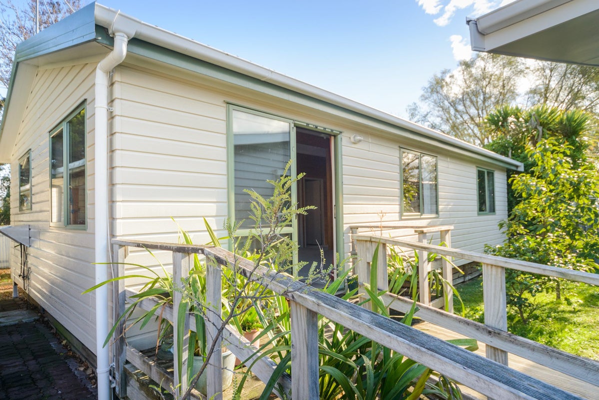 110 Milson Line, Milson, Palmerston North - Carousel 25