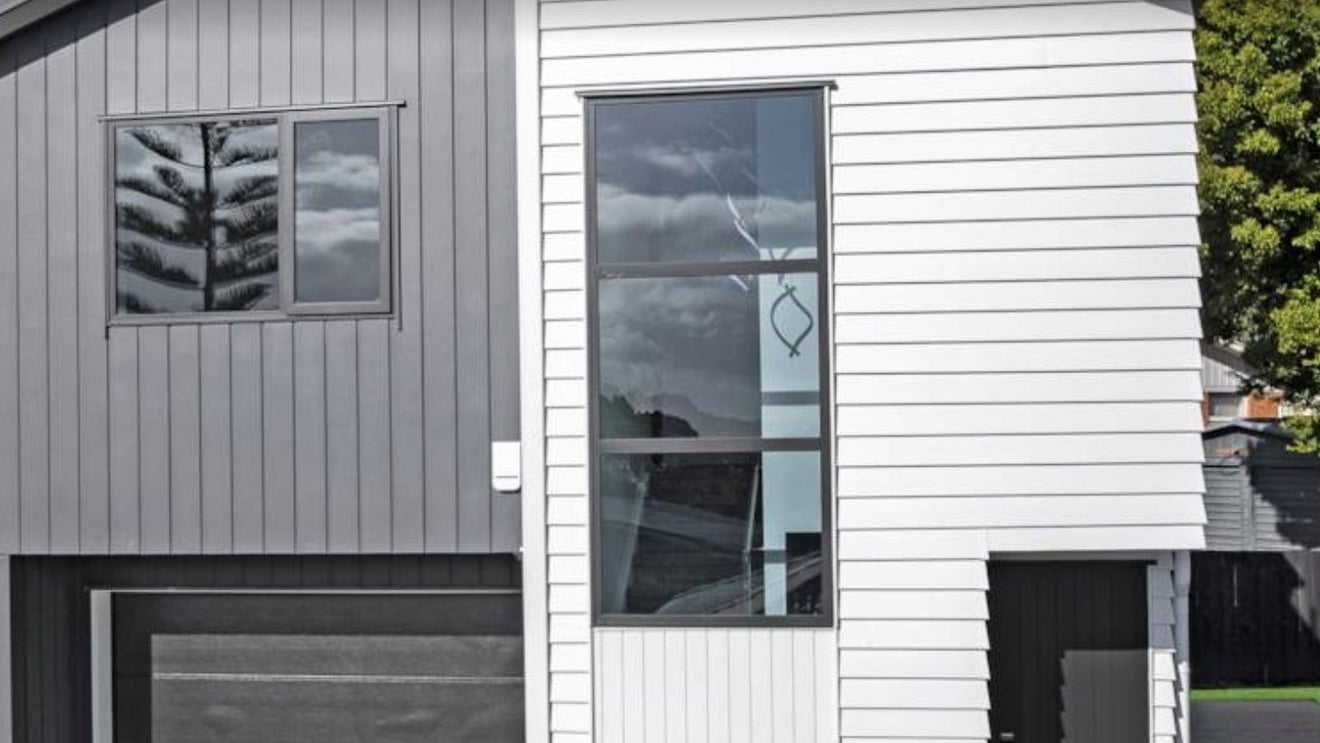 5 Janine Place, Bucklands Beach, Auckland - Carousel 1