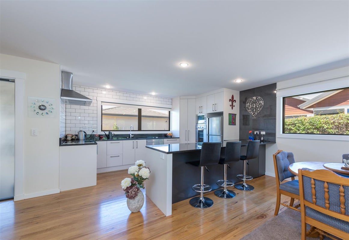5 Di Vetro Way, The Wood, Nelson - Carousel 2