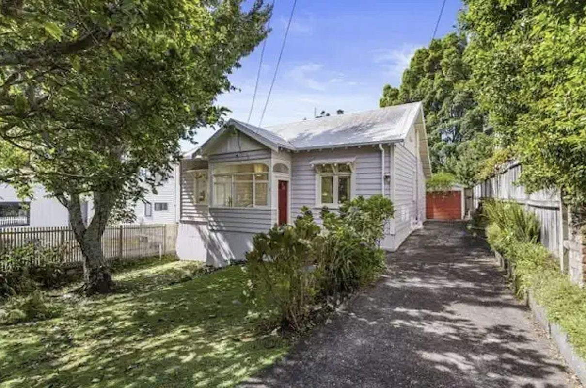 9 Selkirk Road, Mount Albert, Auckland - Carousel 1