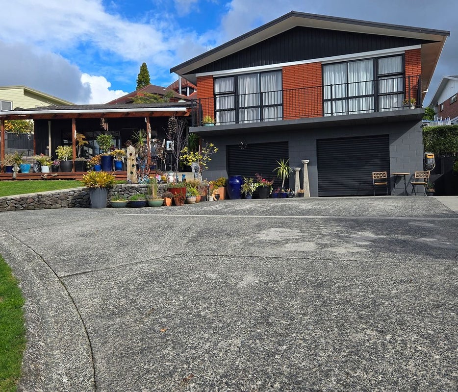 29 Livingstone Avenue, Nawton, Hamilton - Carousel 1