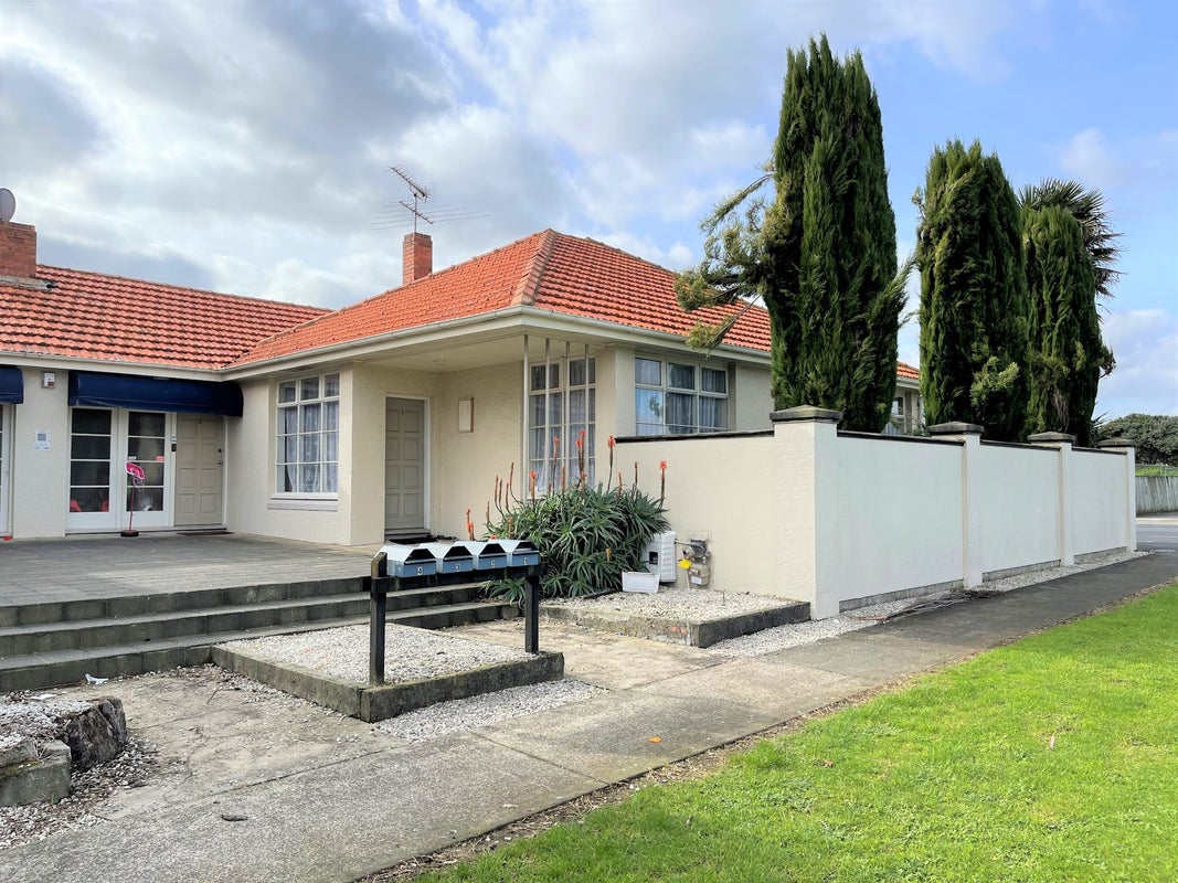 1/1 Hazel Avenue, Three Kings, Auckland - Carousel 1