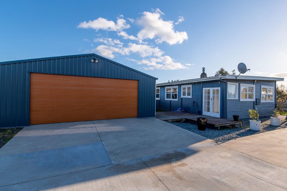 26 Charles Road, Hannahs Bay, Rotorua - Carousel 2