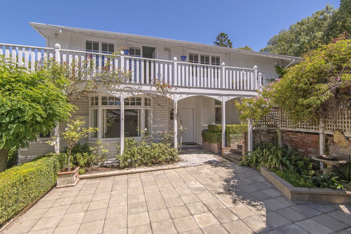 19 Cracroft Terrace, Cashmere, Christchurch - Carousel 1