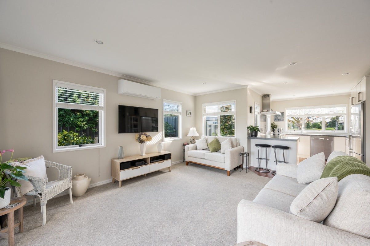 98 Squire Drive, Awatoto, Napier - Carousel 2