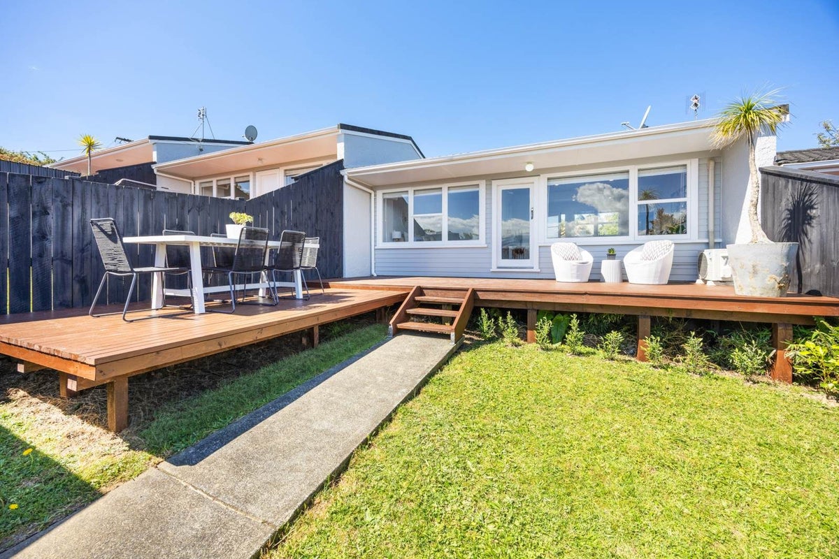3/7 Colenso Place, Mission Bay, Auckland - Carousel 1