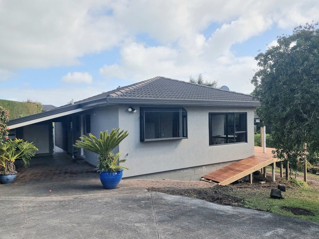 1/7 Waterford Way, Beachlands, Auckland - Carousel 1