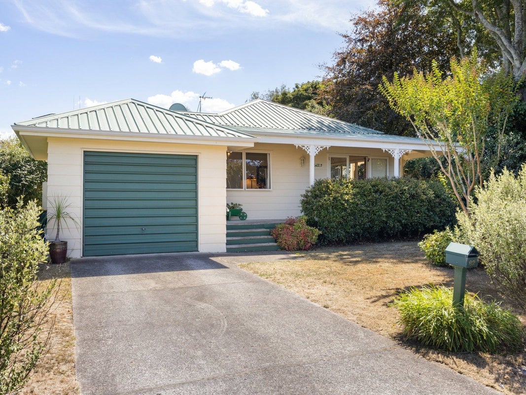 32 Dixon Road, Fitzroy, Hamilton - Carousel 1