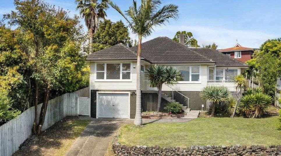 48 Bruce Road, Glenfield, Auckland - Carousel 1