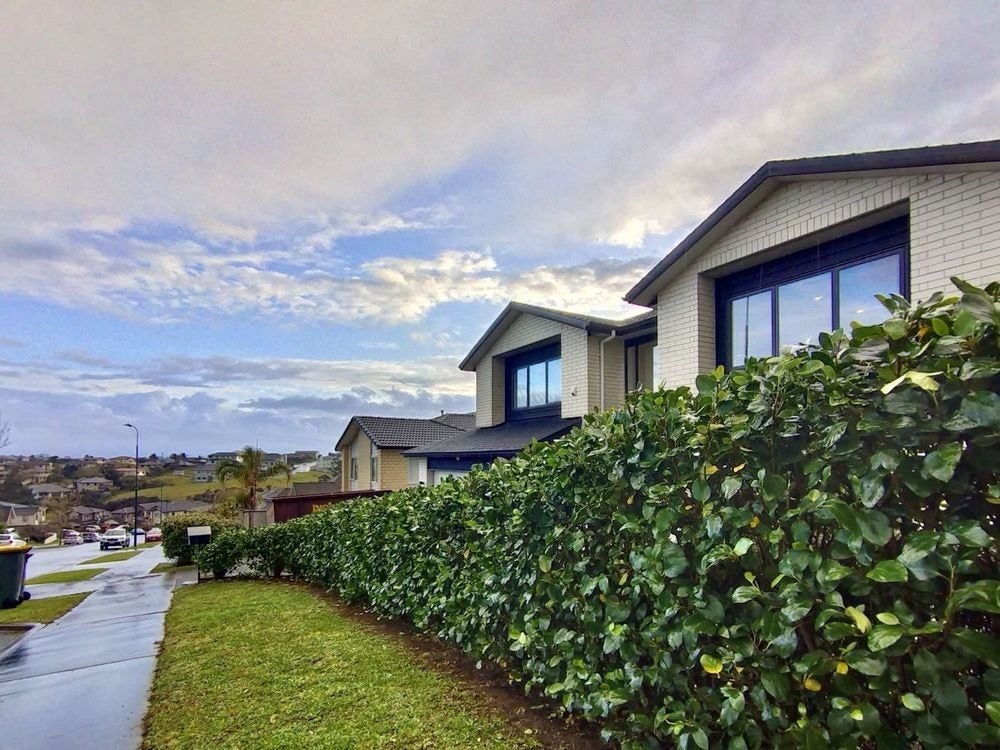 74 Harrowglen Drive, Northcross, Auckland - Carousel 2