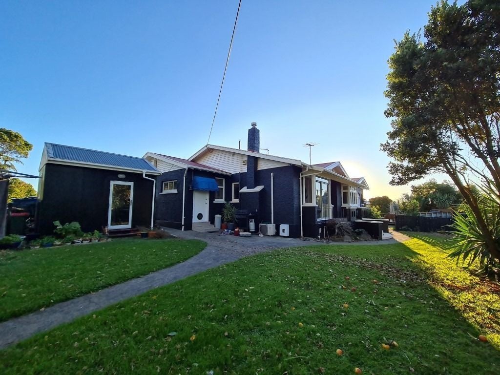 49 Huatoki Street, Vogeltown, New Plymouth - Carousel 18