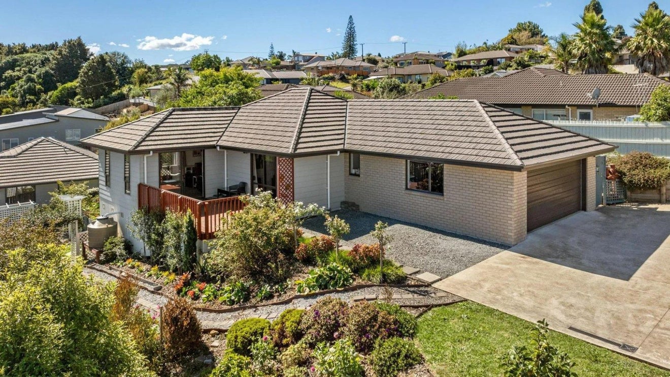 33 Briden Drive, Tikipunga, Whangarei - Carousel 1