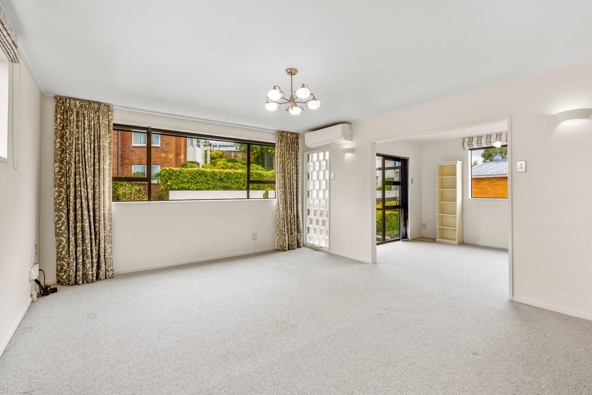 52A Drivers Road, Maori Hill, Dunedin - Carousel 2