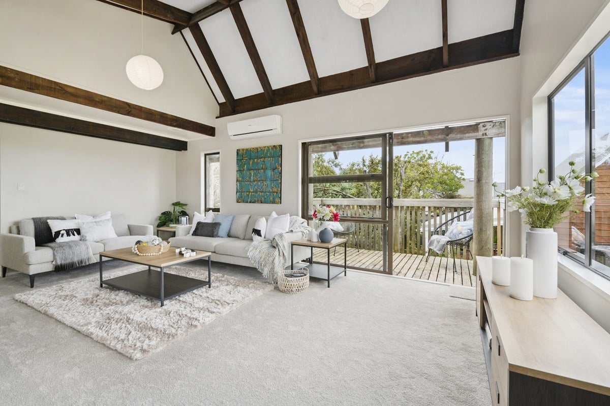 19 Shakespear Road, Army Bay, Whangaparaoa - Carousel 1