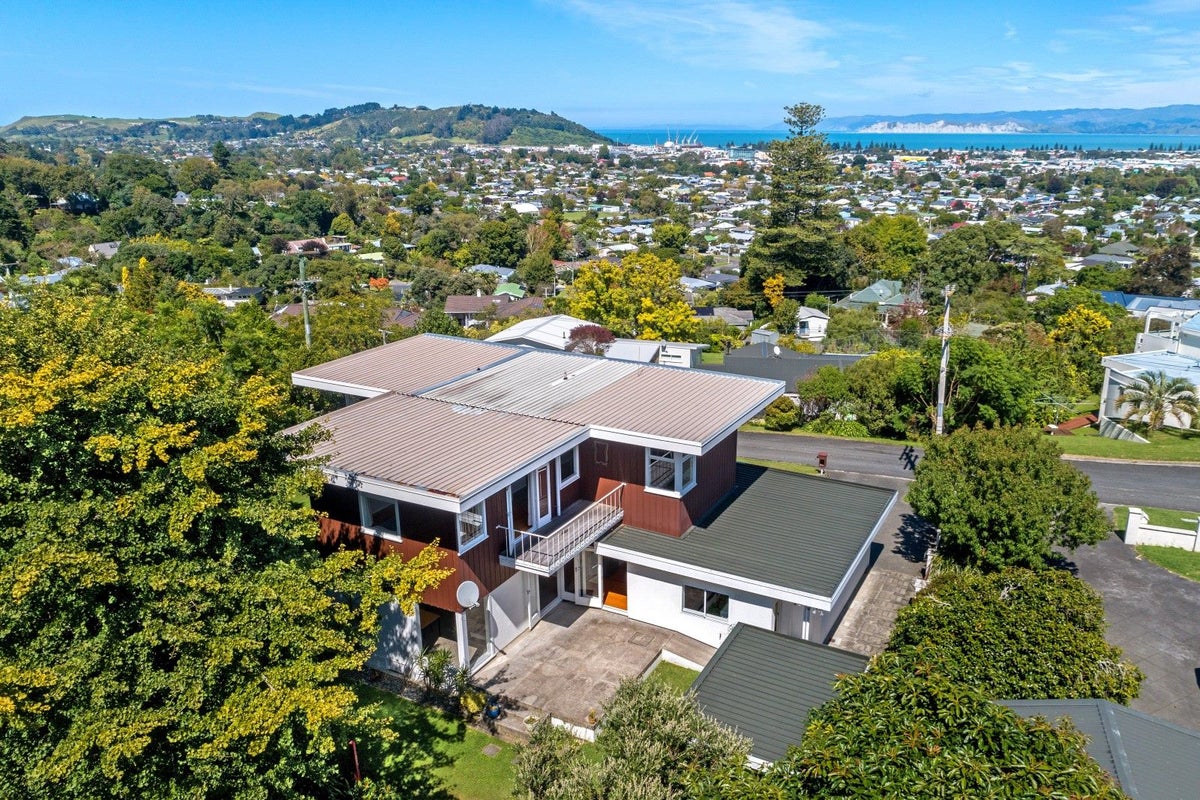 24 Hill Road, Whataupoko, Gisborne - Carousel 27