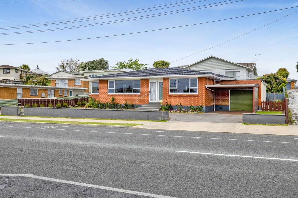9 Waimea Street, Westown, New Plymouth - Carousel 24