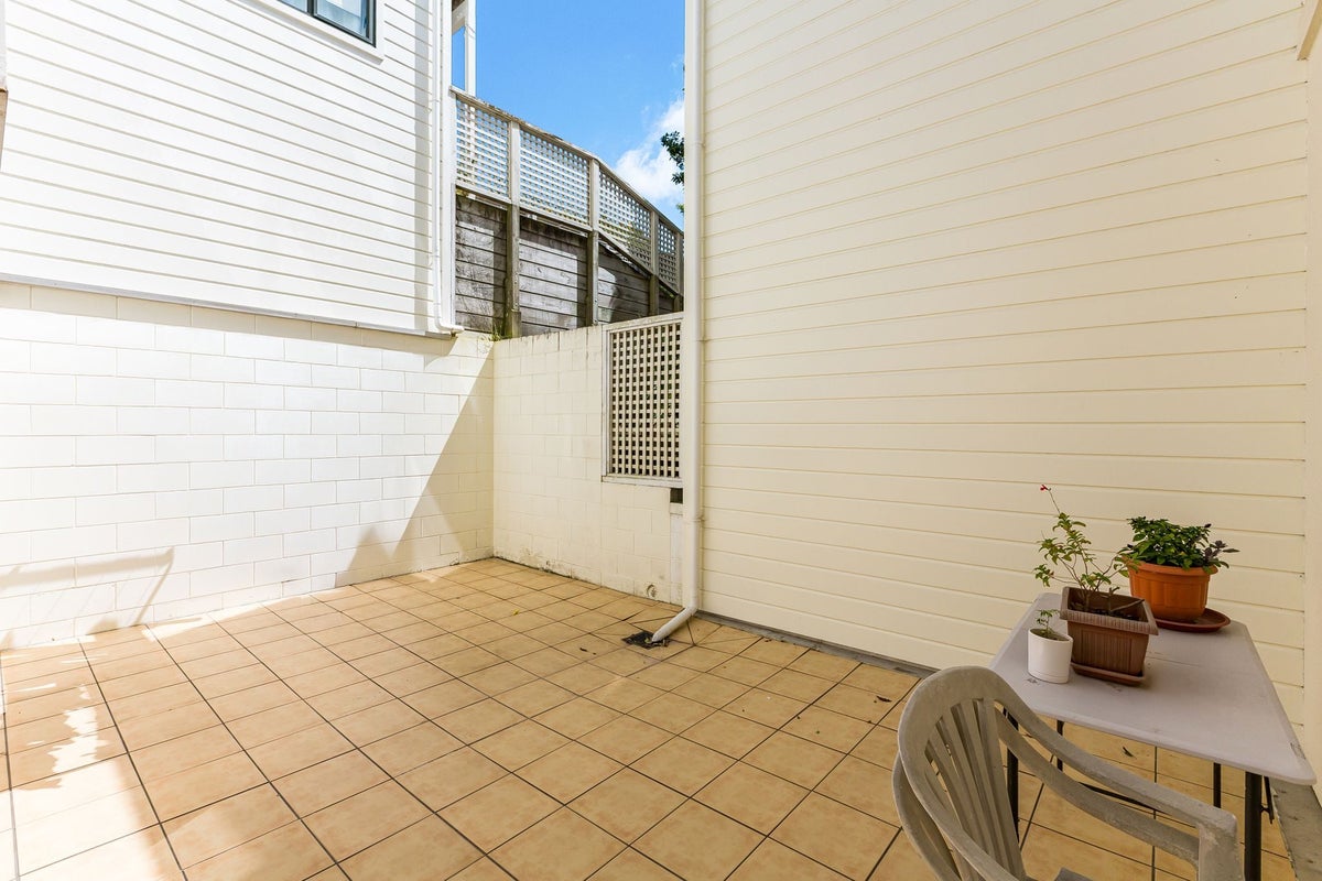 12 Hall Avenue, Newtown, Wellington - Carousel 18