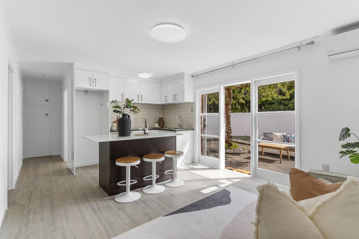 2/78 Waiatarua Road, Remuera, Auckland - Carousel 2