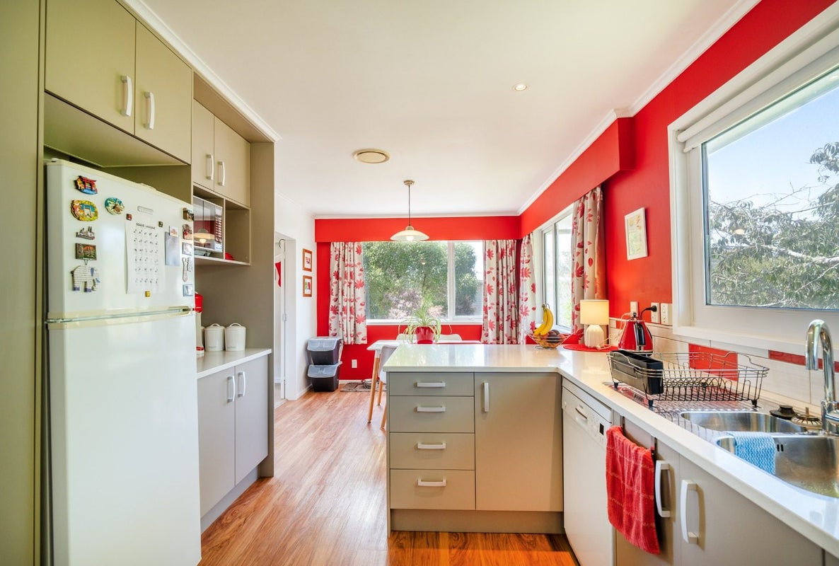 36 Bracken Road, Paparangi, Wellington - Carousel 2