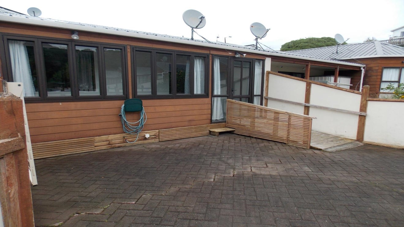 7C SCHOOL RD, PLIMMERTON, PORIRUA - Carousel 1