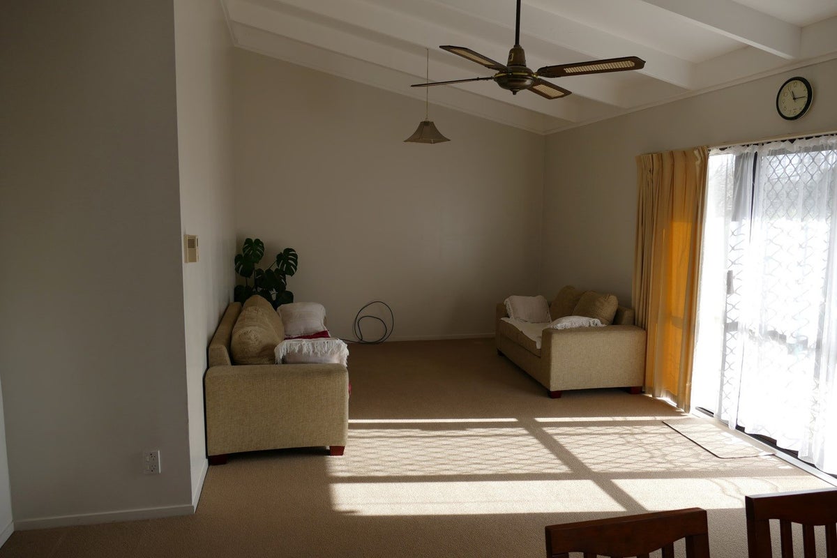 1/8 Wattle Street, New Lynn, Auckland - Carousel 2