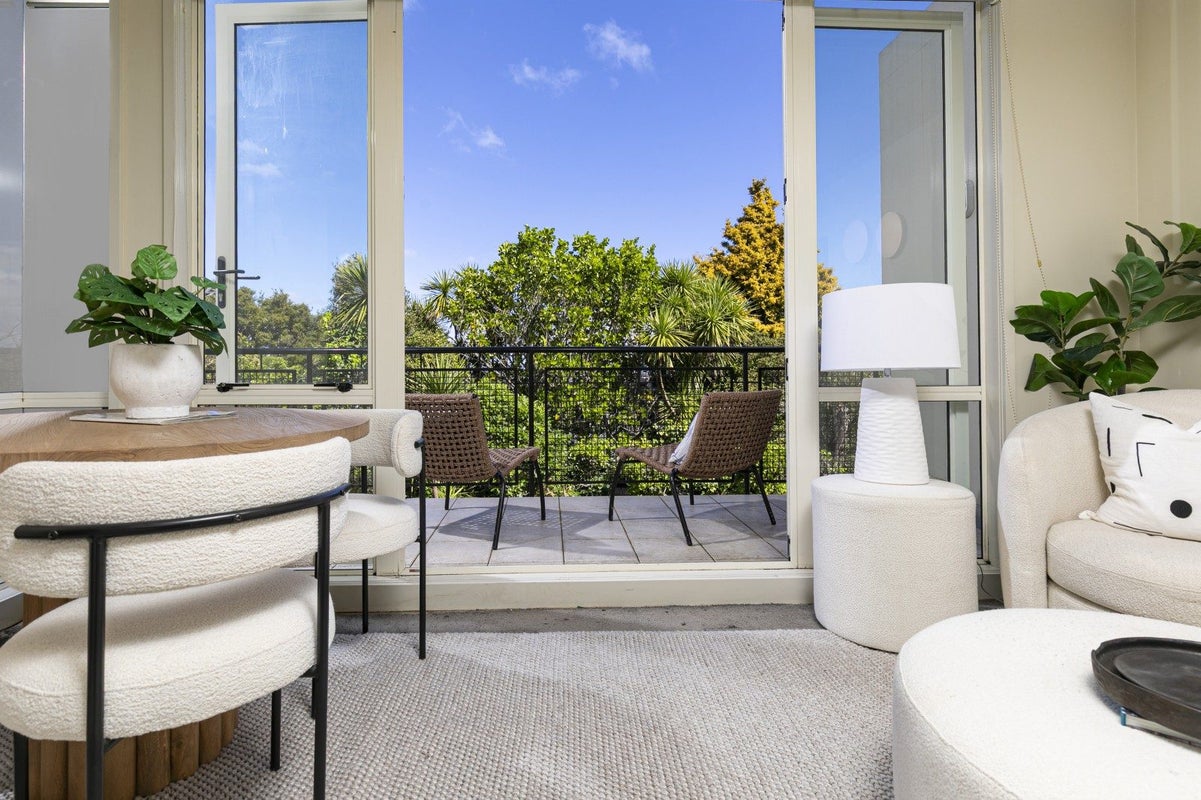 1/166 Mokoia Road, Chatswood, Auckland - Carousel 1