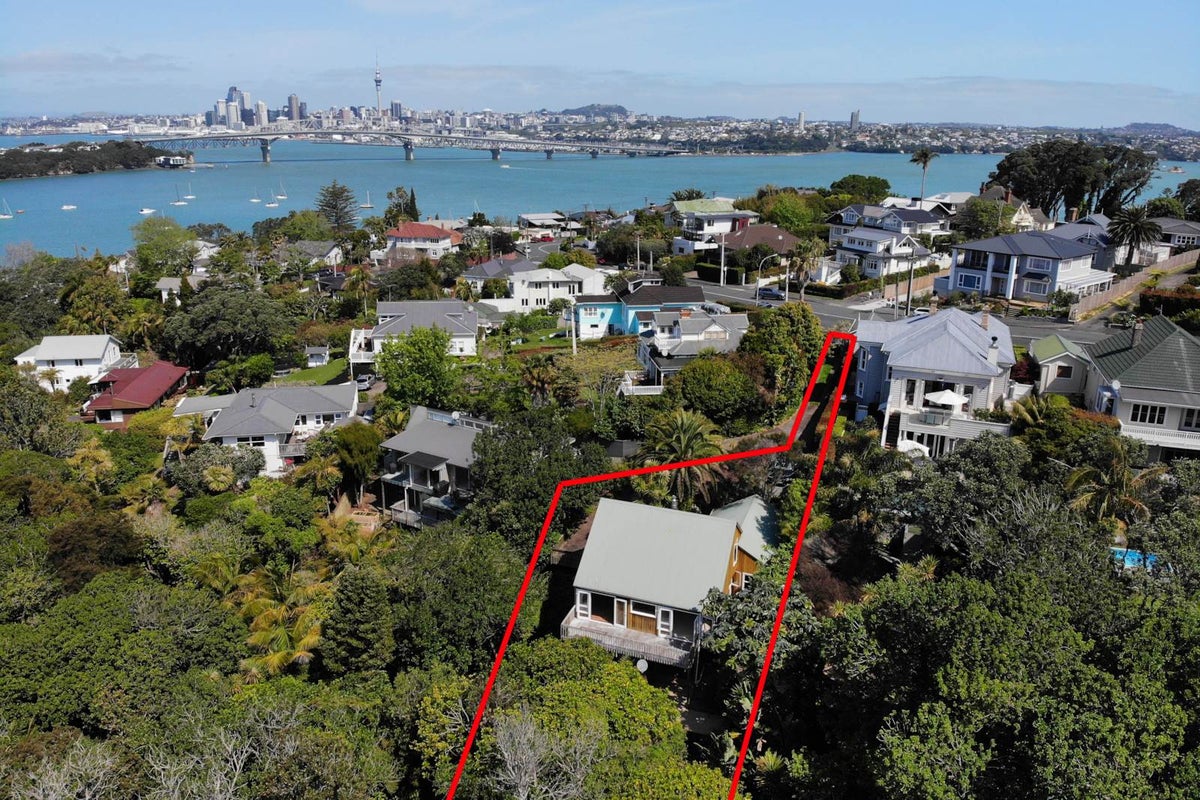 63 Hinemoa Street, Birkenhead, Auckland - Carousel 2