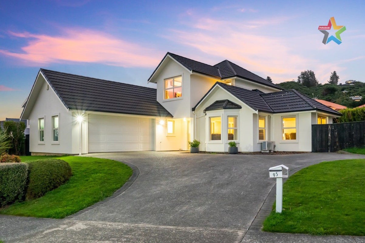 95 Redvers Drive, Belmont, Lower Hutt - Carousel 1