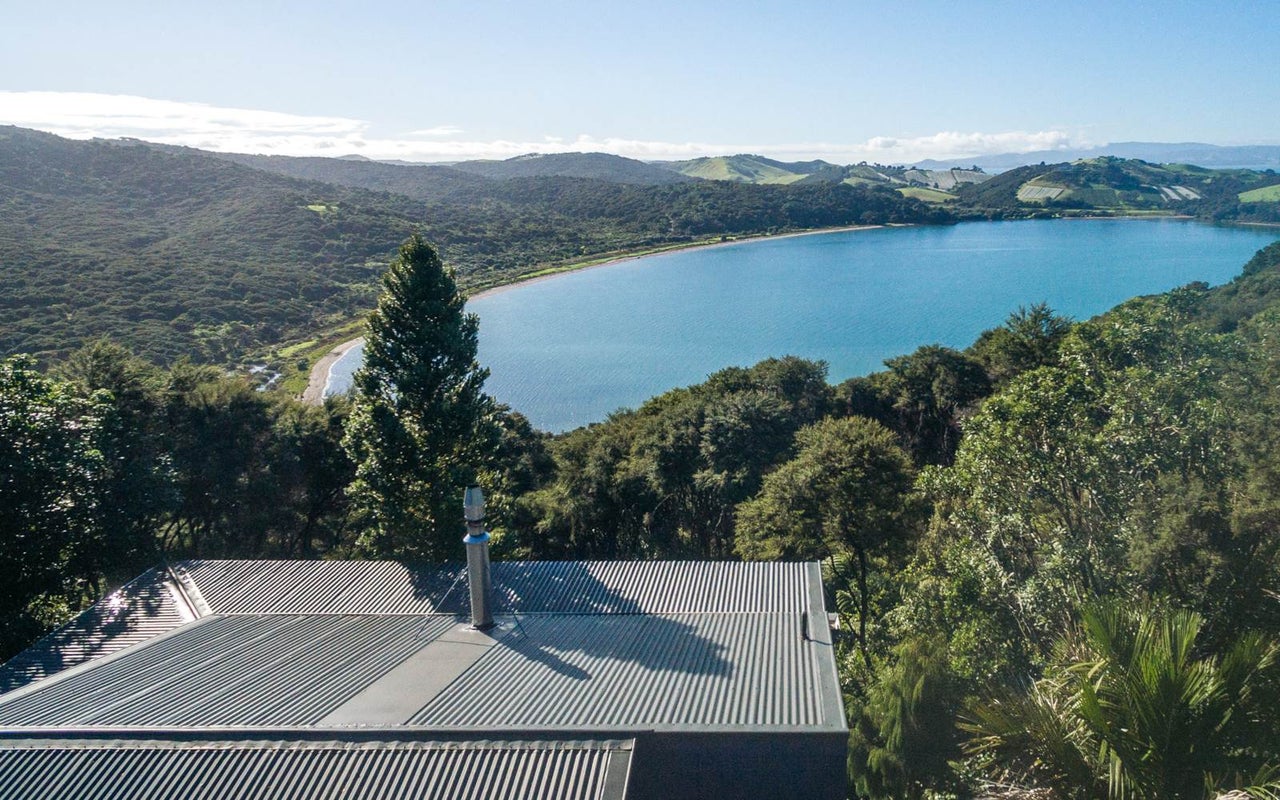 22 Bella Vista Road, Omiha, Waiheke Island - Carousel 1