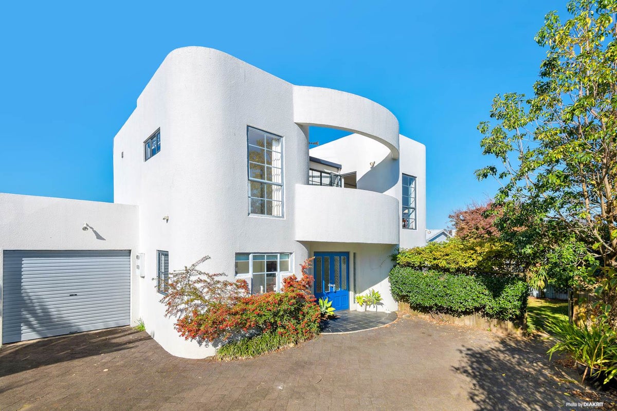 34A Hollywood Avenue, Epsom, Auckland - Carousel 1