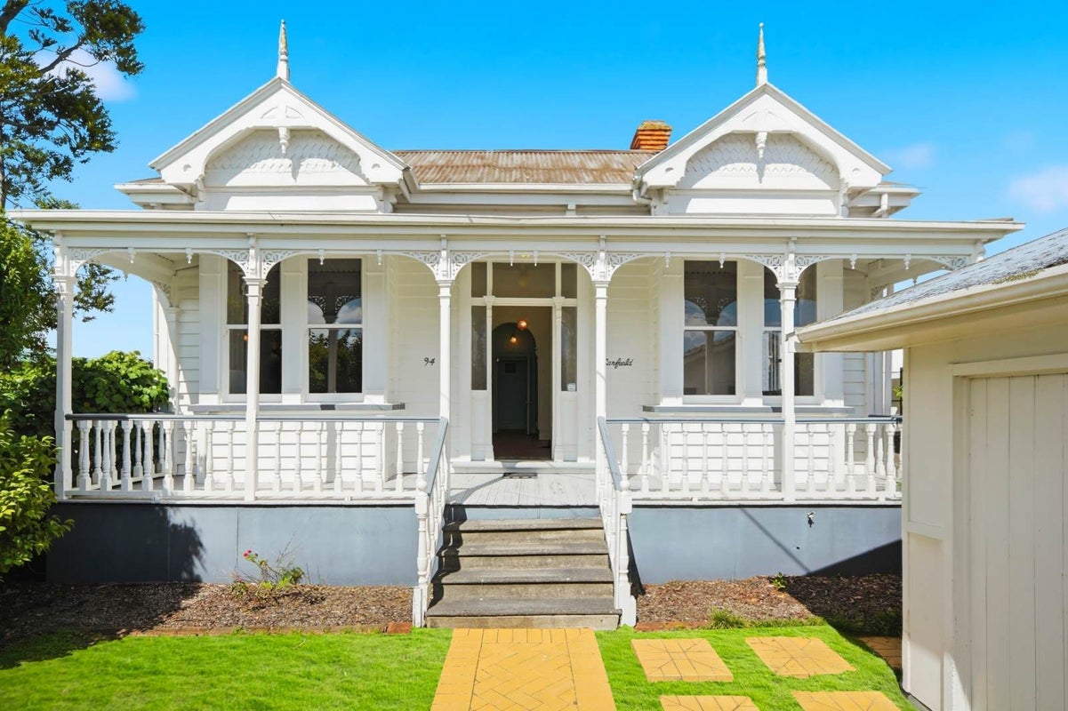94 Queen Street, Northcote Point, Auckland - Carousel 1