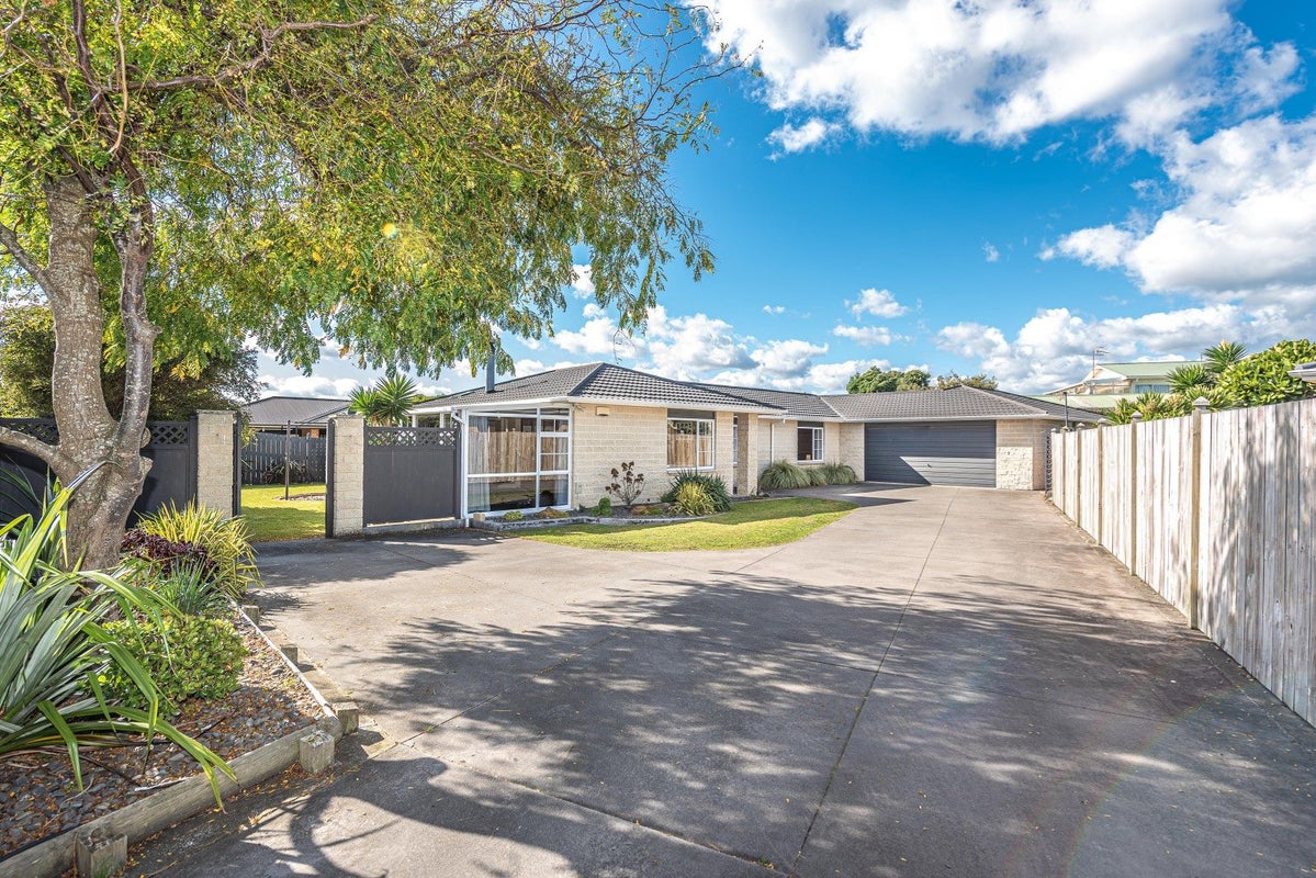 21 Waharua Place, Tawhero, Whanganui - Carousel 1